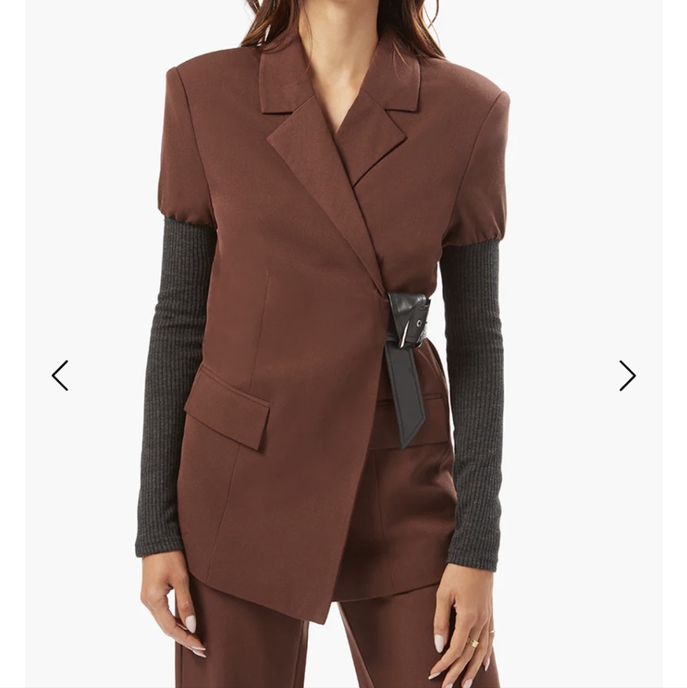 Fall rib sleeve belted blazer